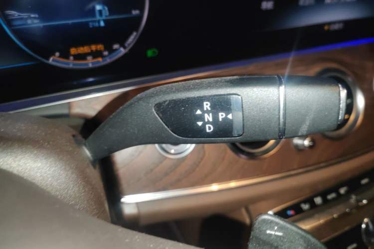 Used Mercedes-Benz E-Class 2020 Facelift E 300 L Stylish Edition Gear Lever