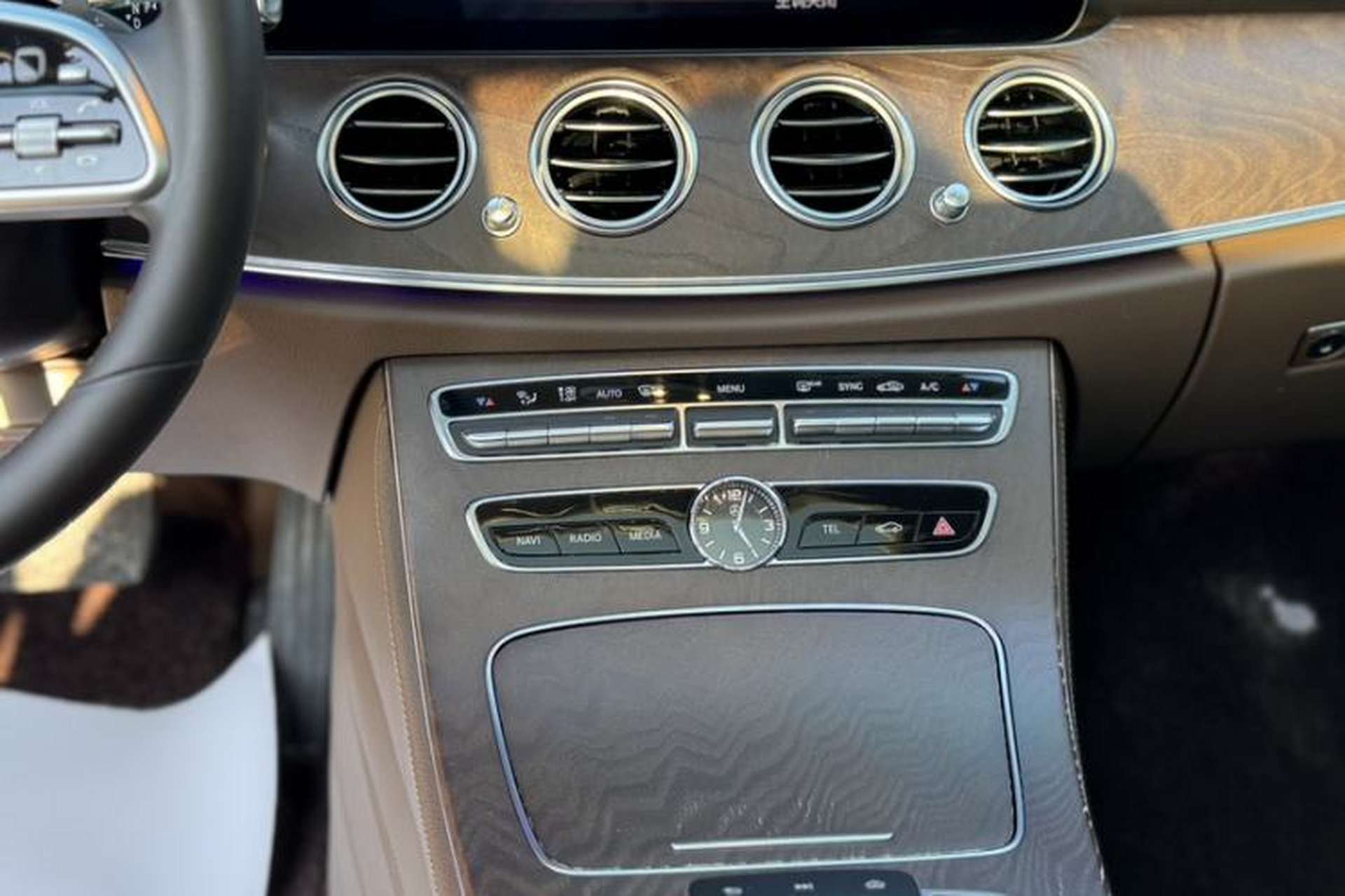 Used Mercedes-Benz E-Class 2020 Restyled E 300 L Exclusive Edition Gear Lever