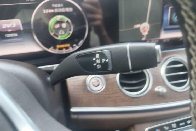 Used Mercedes-Benz E-Class 2020 E 300 L Luxury Model Gear Lever