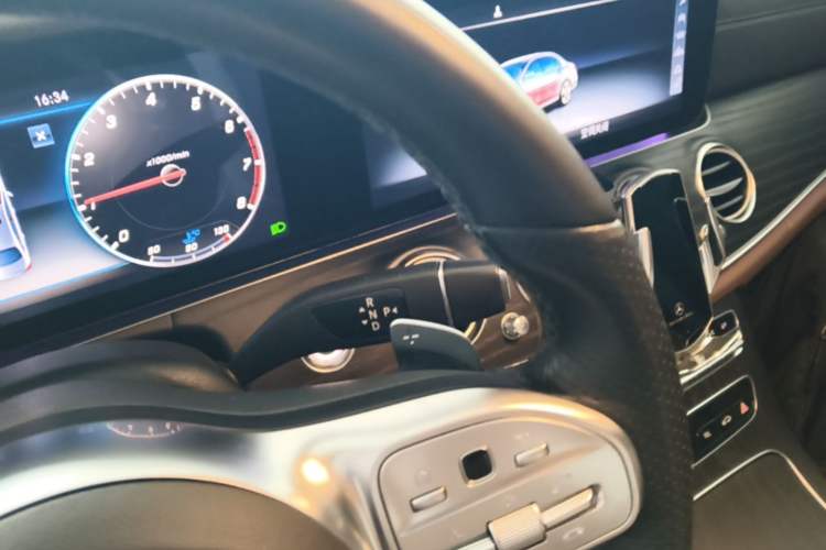 Used Mercedes-Benz E-Class 2020 E 300 L Sporty and Stylish Model Gear Lever