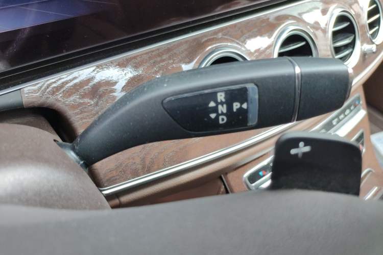 Used Mercedes-Benz E-Class 2020 E 300 L Stylish Model Gear Lever