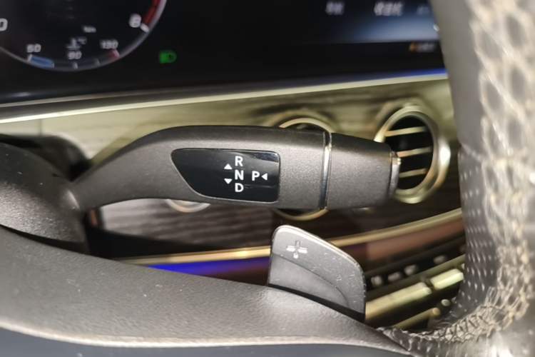 Used Mercedes-Benz E-Class 2020 E 300 L Sporty and Stylish Model Gear Lever