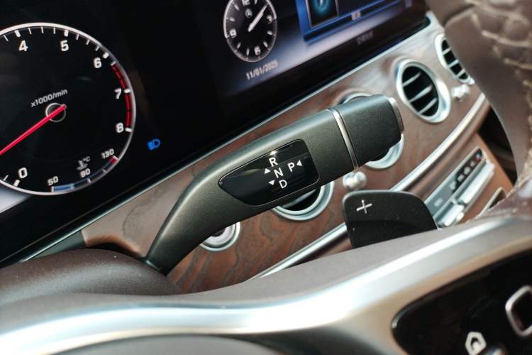 Used Mercedes-Benz E-Class 2020 Facelift E 300 L Stylish Edition Gear Lever