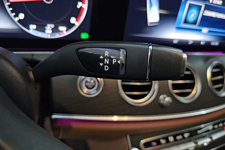 Used Mercedes-Benz E-Class 2020 Restyled E 300 L Sporty and Stylish Edition Gear Lever