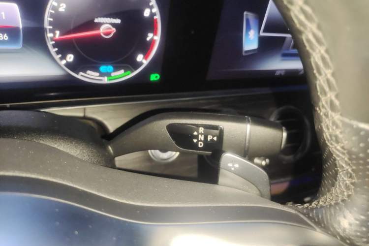 Used Mercedes-Benz E-Class 2020 Facelift E 260 L Sport Edition Gear Lever