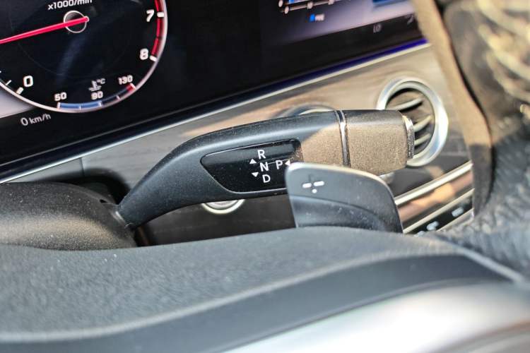 Used Mercedes-Benz E-Class 2020 Restyled E 300 L Sporty and Stylish Edition Gear Lever