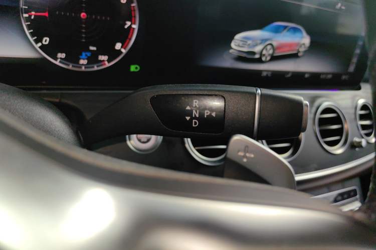 Used Mercedes-Benz E-Class 2020 Restyled E 300 L Sporty and Stylish Edition Gear Lever