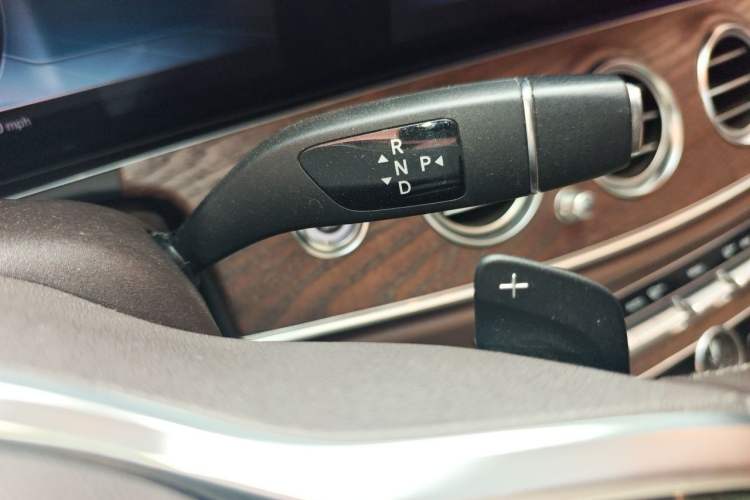 Used Mercedes-Benz E-Class 2020 Facelift E 300 L Stylish Edition Gear Lever