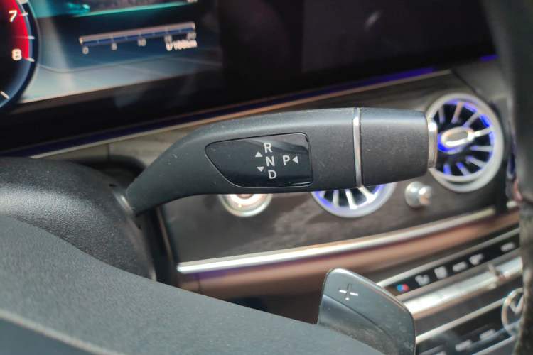 Used Mercedes-Benz E-Class 2020 Restyled E 300 L Sporty and Stylish Edition Gear Lever