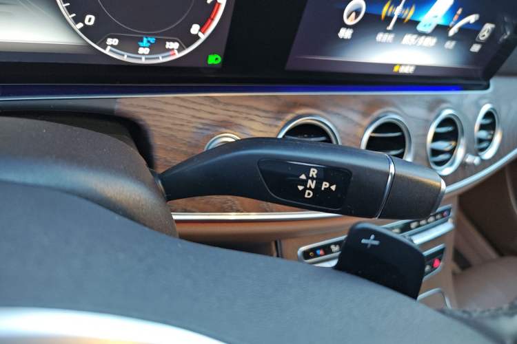 Used Mercedes-Benz E-Class 2020 Facelift E 300 L Stylish Edition Gear Lever