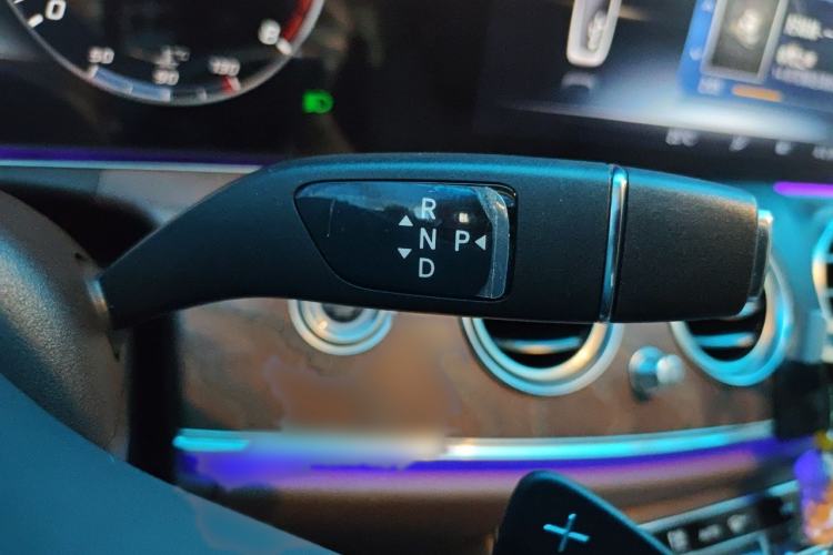 Used Mercedes-Benz E-Class 2020 Restyled E 300 L Exclusive Edition Gear Lever