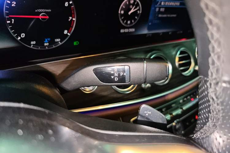 Used Mercedes-Benz E-Class 2020 E 300 L Sport Luxury Edition Gear Lever