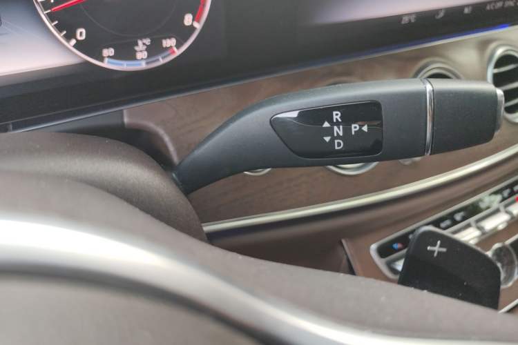 Used Mercedes-Benz E-Class 2020 Restyled E 300 L Exclusive Edition Gear Lever
