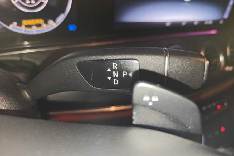 Used Mercedes-Benz E-Class 2020 Facelift E 260 L Sport Edition Gear Lever