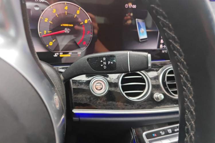 Used Mercedes-Benz E-Class 2020 Restyled E 300 L Sporty and Stylish Edition Gear Lever