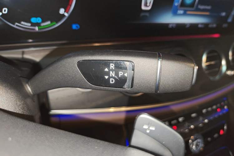 Used Mercedes-Benz E-Class 2020 Facelift E 260 L Sport Edition Gear Lever