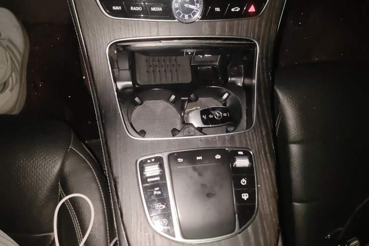 Used Mercedes-Benz E-Class 2020 Restyled E 300 L Sporty and Stylish Edition Gear Lever