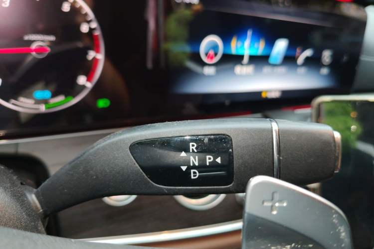 Used Mercedes-Benz E-Class 2020 Facelift E 260 L Sport Edition Gear Lever