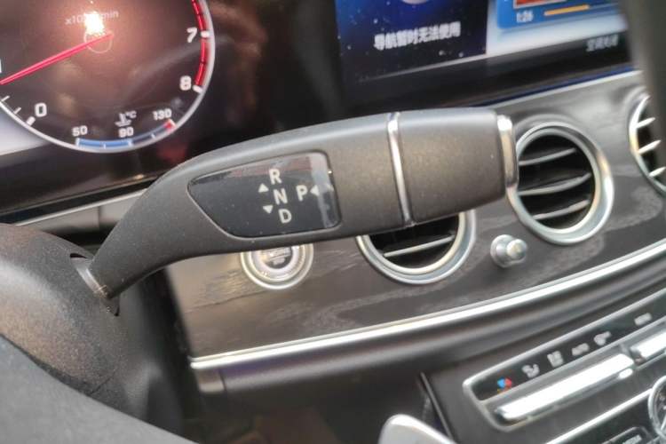 Used Mercedes-Benz E-Class 2020 E 300 L Sport Luxury Edition Gear Lever