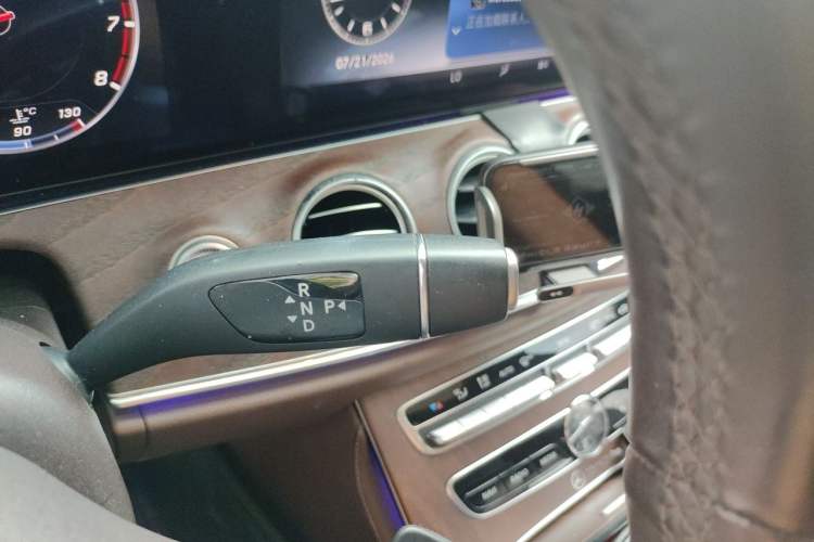 Used Mercedes-Benz E-Class 2020 Restyled E 300 L Exclusive Edition Gear Lever