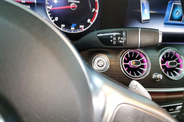 Used Mercedes-Benz E-Class 2020 E 300 L Sporty and Stylish Model Gear Lever