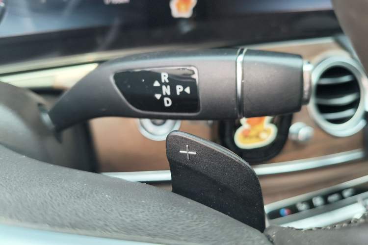 Used Mercedes-Benz E-Class 2020 Restyled E 300 L Exclusive Edition Gear Lever
