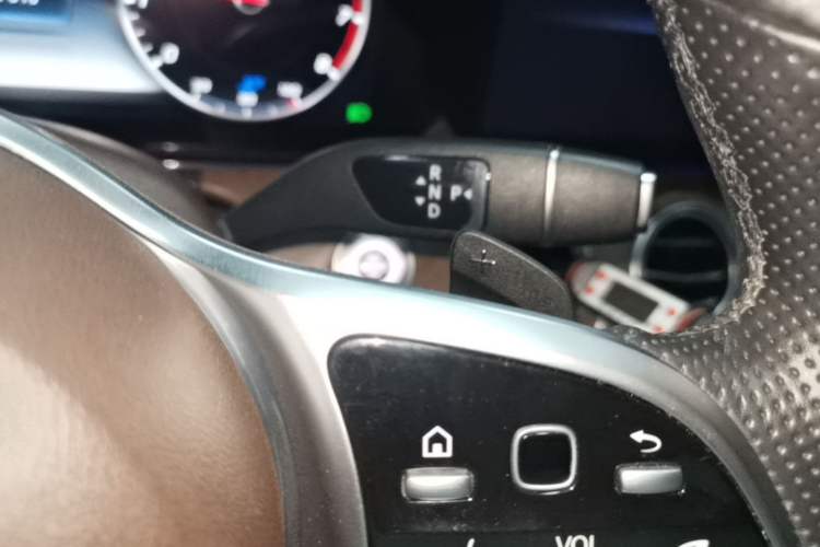 Used Mercedes-Benz E-Class 2020 Restyled E 300 L Exclusive Edition Gear Lever