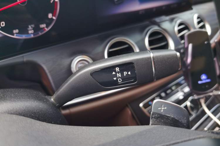 Used Mercedes-Benz E-Class 2020 E 300 L Sport Luxury Edition Gear Lever