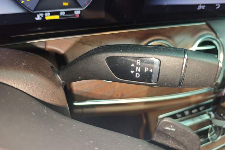 Used Mercedes-Benz E-Class 2020 Restyled E 300 L Exclusive Edition Gear Lever