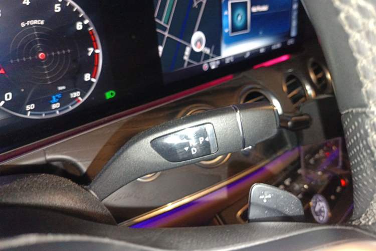 Used Mercedes-Benz E-Class 2020 E 300 L Sporty and Stylish Model Gear Lever