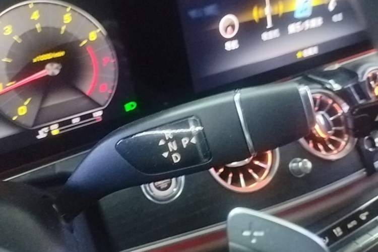 Used Mercedes-Benz E-Class 2020 Restyled E 300 L Sporty and Stylish Edition Gear Lever