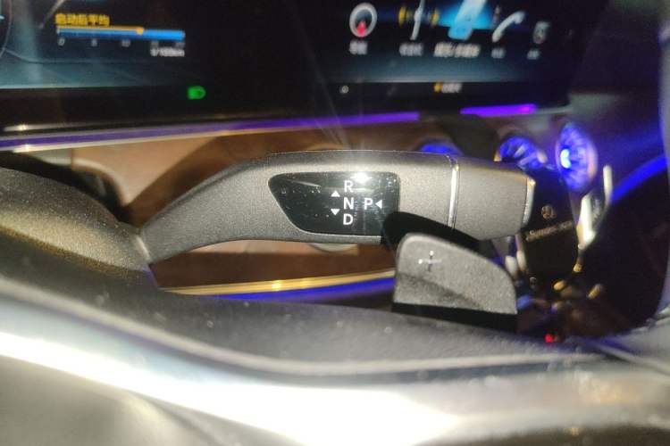 Used Mercedes-Benz E-Class 2020 Restyled E 300 L Exclusive Edition Gear Lever