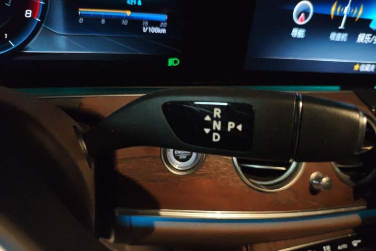 Used Mercedes-Benz E-Class 2020 Restyled E 300 L Exclusive Edition Gear Lever