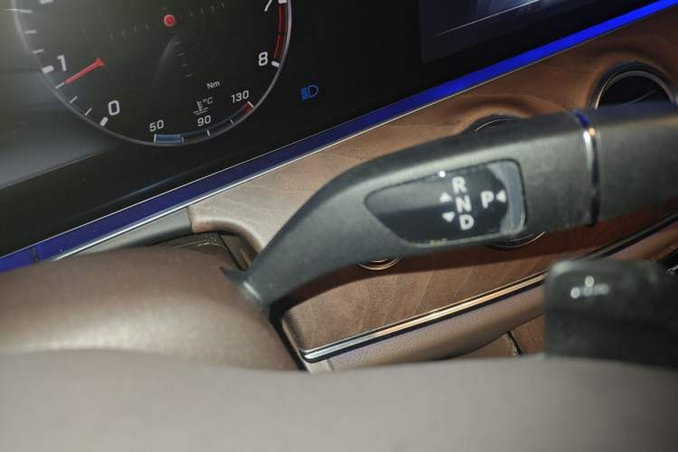 Used Mercedes-Benz E-Class 2020 E 300 L Luxury Model Gear Lever