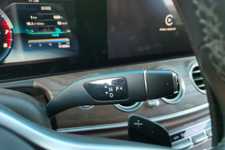 Used Mercedes-Benz E-Class 2020 Restyled E 300 L Exclusive Edition Gear Lever