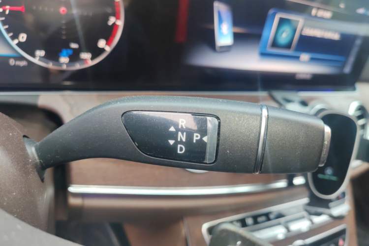 Used Mercedes-Benz E-Class 2020 E 300 L Stylish Model Gear Lever