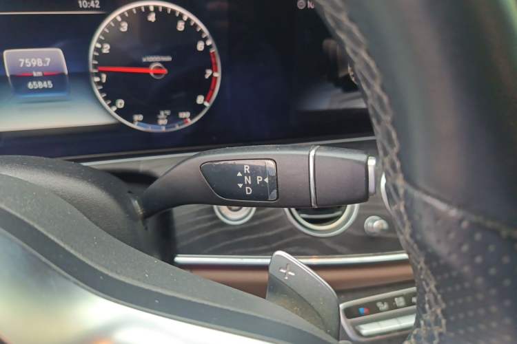 Used Mercedes-Benz E-Class 2020 E 300 L Sport Luxury Edition Gear Lever