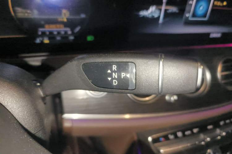 Used Mercedes-Benz E-Class 2020 Restyled E 300 L Sporty and Stylish Edition Gear Lever