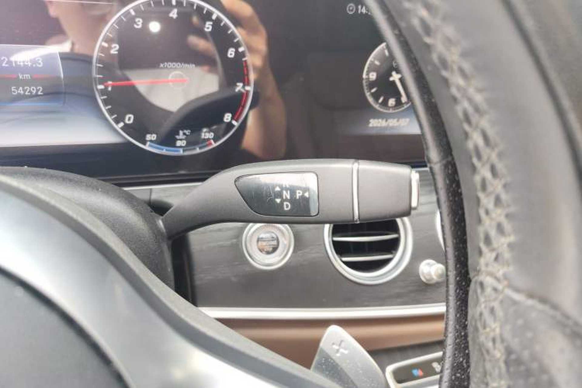 Used Mercedes-Benz E-Class 2020 Restyled E 300 L Sporty and Stylish Edition Gear Lever