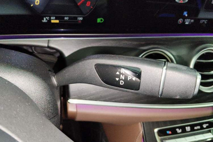 Used Mercedes-Benz E-Class 2020 Restyled E 300 L Sport Exclusive Edition Gear Lever