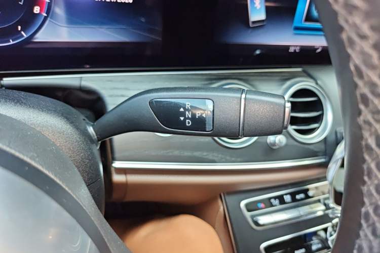 Used Mercedes-Benz E-Class 2020 Restyled E 300 L Sporty and Stylish Edition Gear Lever