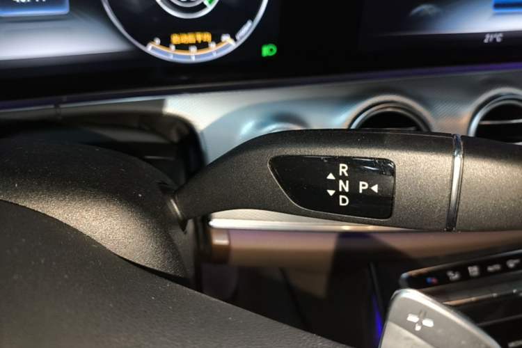 Used Mercedes-Benz E-Class 2020 Facelift E 260 Sport Edition Gear Lever