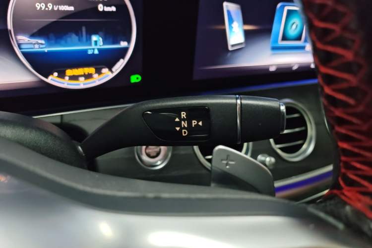 Used Mercedes-Benz E-Class 2020 Restyled E 300 L Sporty and Stylish Edition Gear Lever