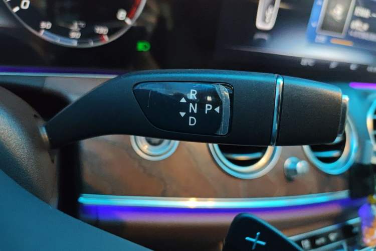 Used Mercedes-Benz E-Class 2020 Restyled E 300 L Exclusive Edition Gear Lever