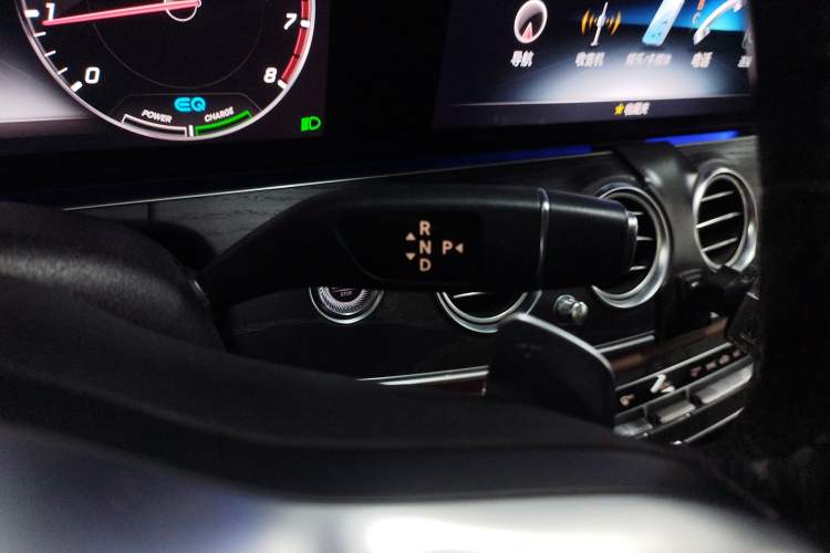 Used Mercedes-Benz E-Class 2020 Facelift E 260 L Sport Edition Gear Lever