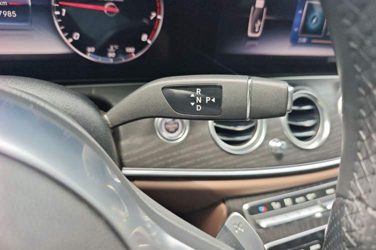 Used Mercedes-Benz E-Class 2020 Restyled E 300 L Sport Exclusive Edition Gear Lever