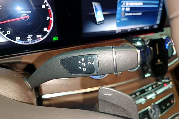 Used Mercedes-Benz E-Class 2020 Facelift E 300 L Stylish Edition Gear Lever
