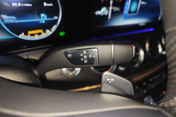 Used Mercedes-Benz E-Class 2020 Facelift E 260 L Sport Edition Gear Lever