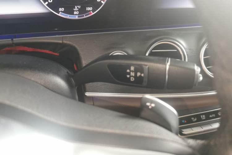 Used Mercedes-Benz E-Class 2020 E 300 L Sporty and Stylish Model Gear Lever