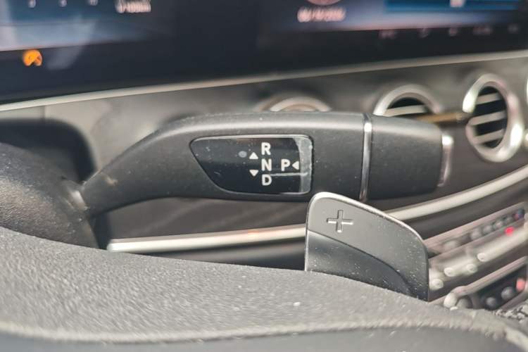 Used Mercedes-Benz E-Class 2020 Restyled E 300 L Sporty and Stylish Edition Gear Lever